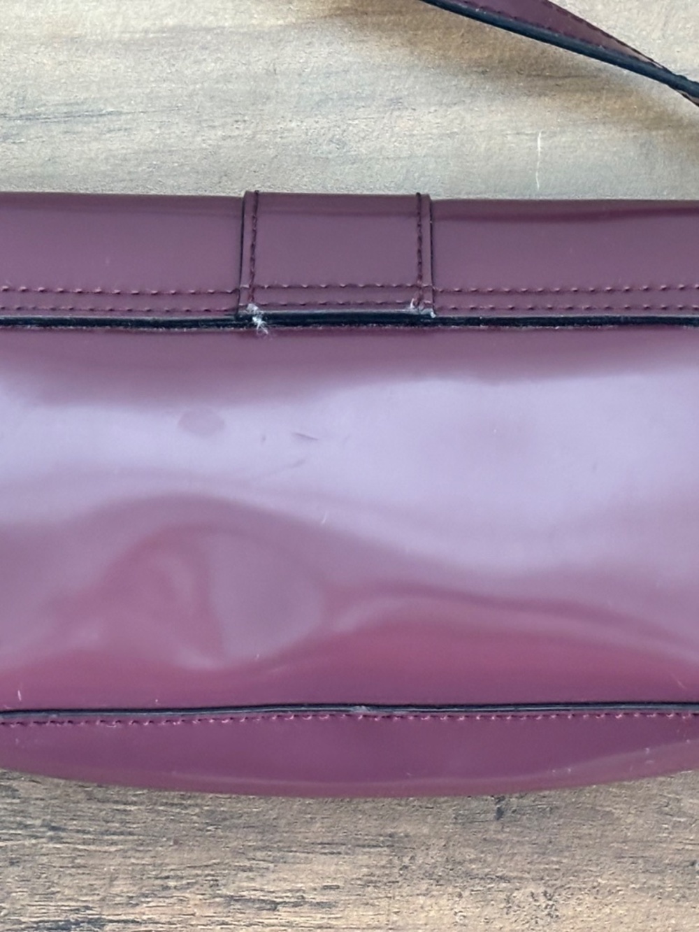 Vintage Y2K Guess Maroon Patent Finish Shoulder Bag Handbag Buckle Purse 2000's - Picture 7 of 15